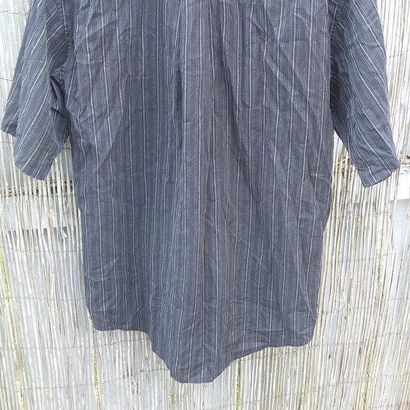 Van Heusen Black Pinstripe Short Sleeve Men's Button Down Shirt - M - 15/15.5 - Picture 10 of 12